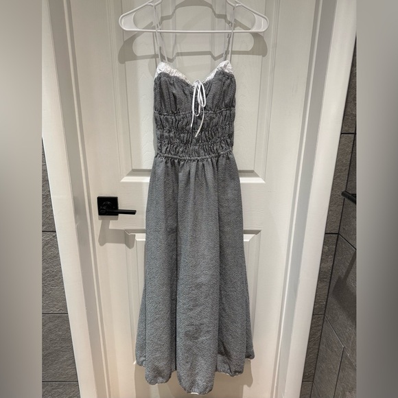 NIA Thomas Maxi Dress - Picture 3 of 5